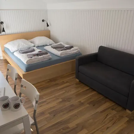 Flensbed & Хостел *